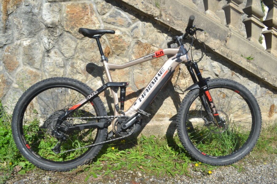 VTT éléctrique tout suspendue all montain image