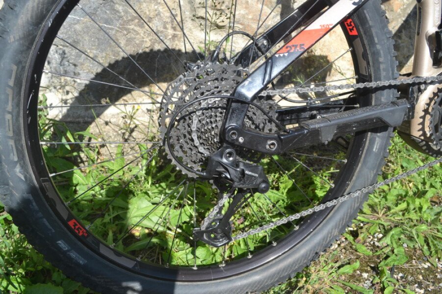 VTT éléctrique tout suspendue all montain image